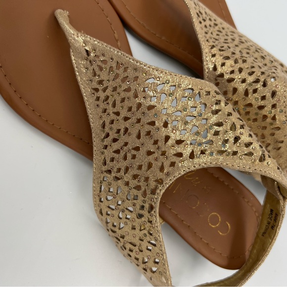 Women’s Gold Glitter Thong Sandals - Picture 3 of 4